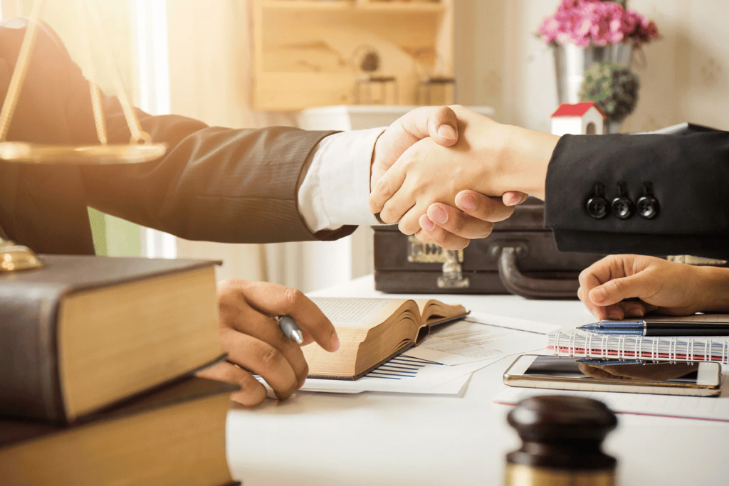 اهمیت انتخاب وکیل در تهران