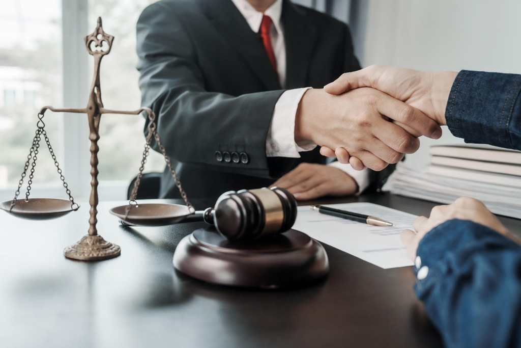 نقش وکیل امور ثبتی در تهران