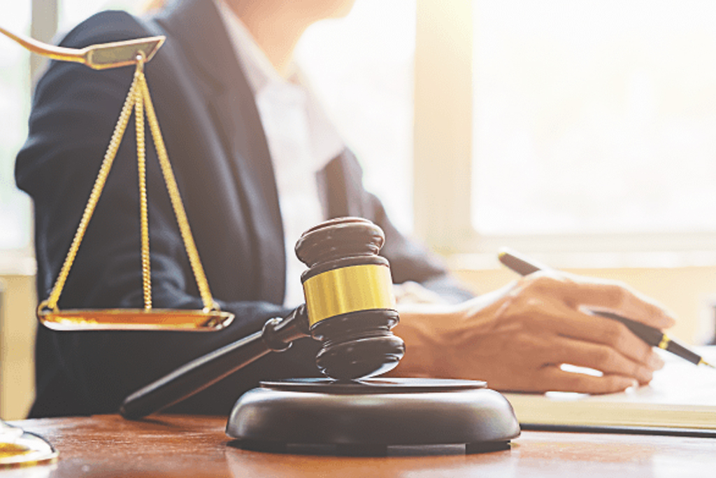 خدمات تخصصی وکیل جعل در تهران