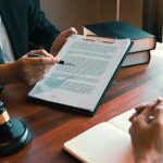 تفاوت مشاور حقوقی با وکیل